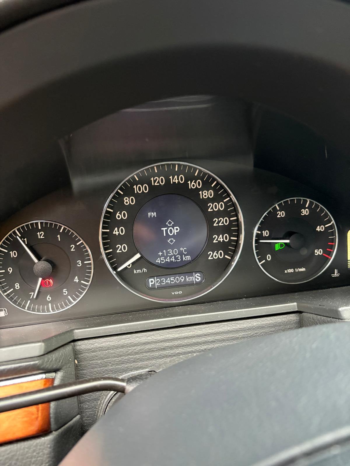 Automatisch, Mercedes 220 E klasse, Auto's, Automaat, 4 deurs, Achterwielaandrijving, Zwart
