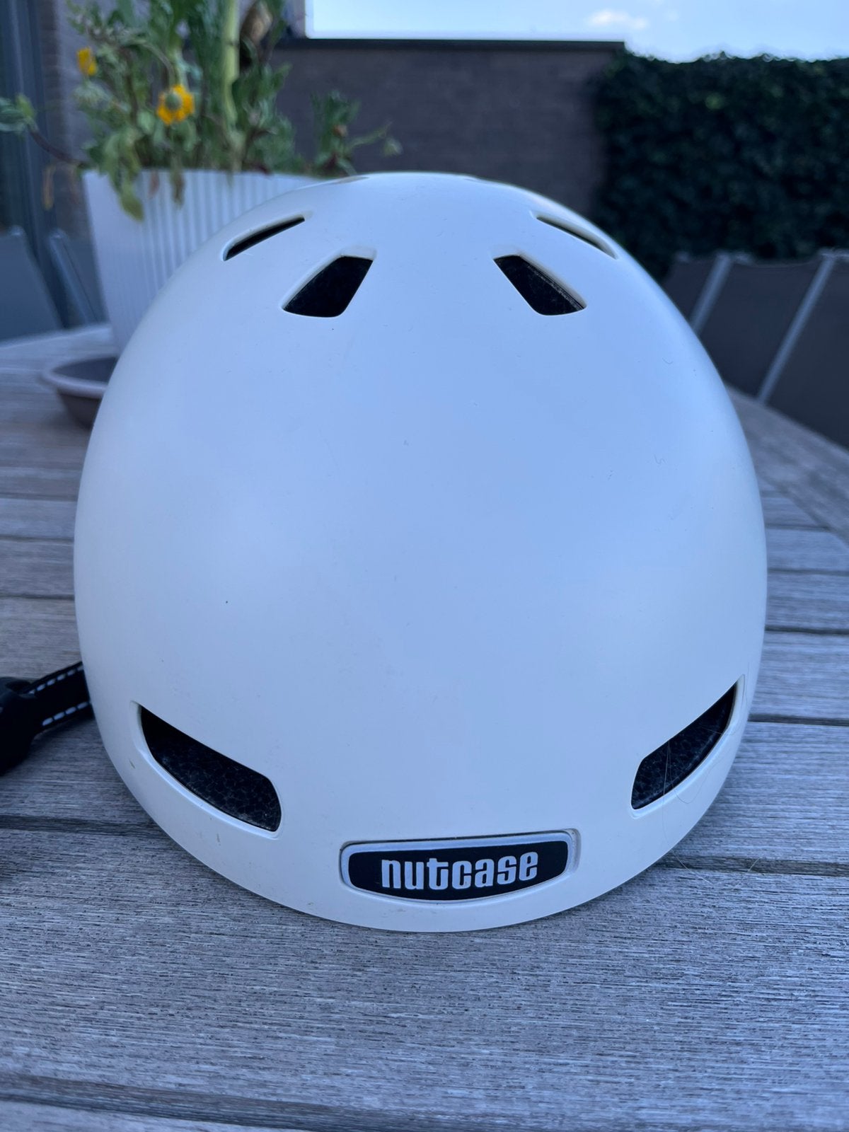 Fietshelm nutcase wit 56-60cm, Fietsen en Brommers, Ophalen, Zo goed als nieuw
