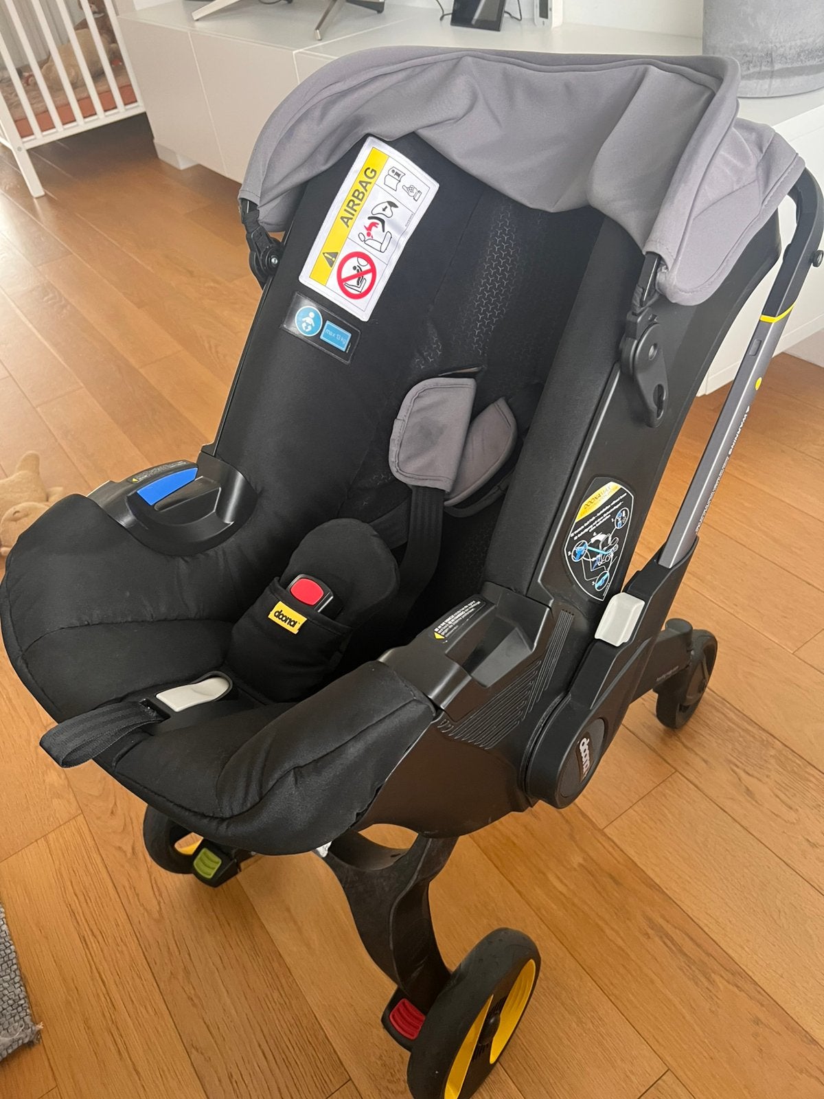 Doona mrt grijze kap, Ophalen, Gebruikt, Isofix