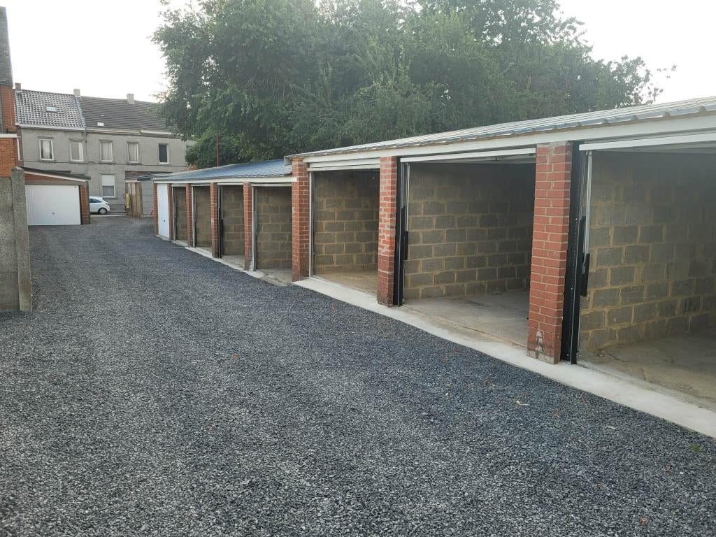 Garage à louer HOUDENG 85 eur, Immo, Appartements & Studios à louer, Moins de 20 m², Province de Hainaut