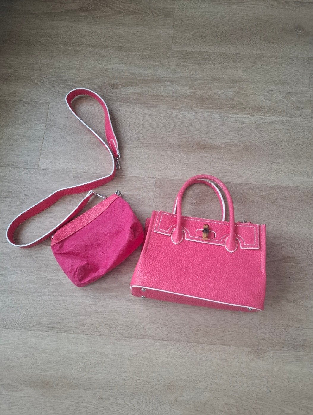 Roze Handtas/Schoudertas + toiletzak, Handtassen en Accessoires, Ophalen of Verzenden, Zo goed als nieuw, Roze, Handtas