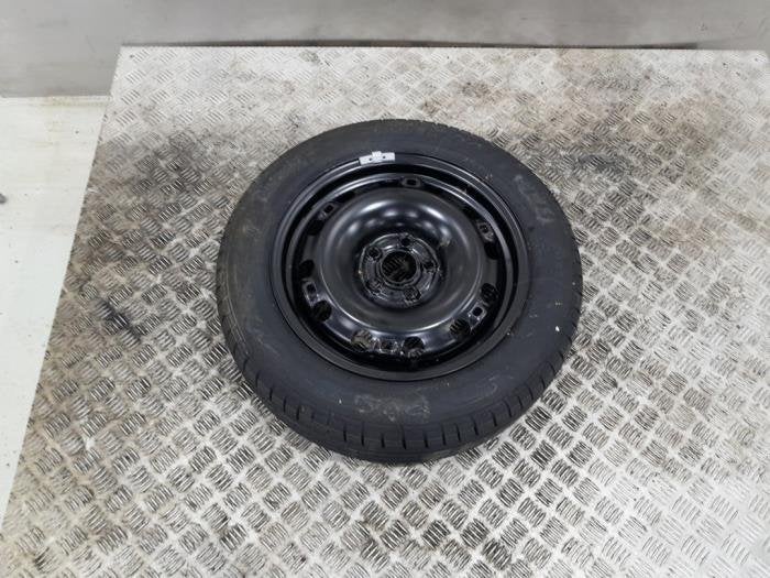 Krikset + reservewiel van een Volkswagen Polo, Gebruikt, -, Volkswagen, -
