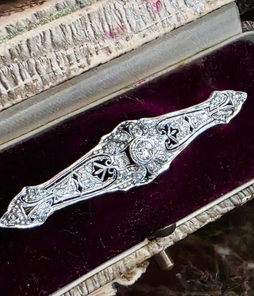 Antieke goud/platinum broche met 0,70kt diamanten, Enlèvement ou Envoi, Or, Broche, Avec pierre précieuse