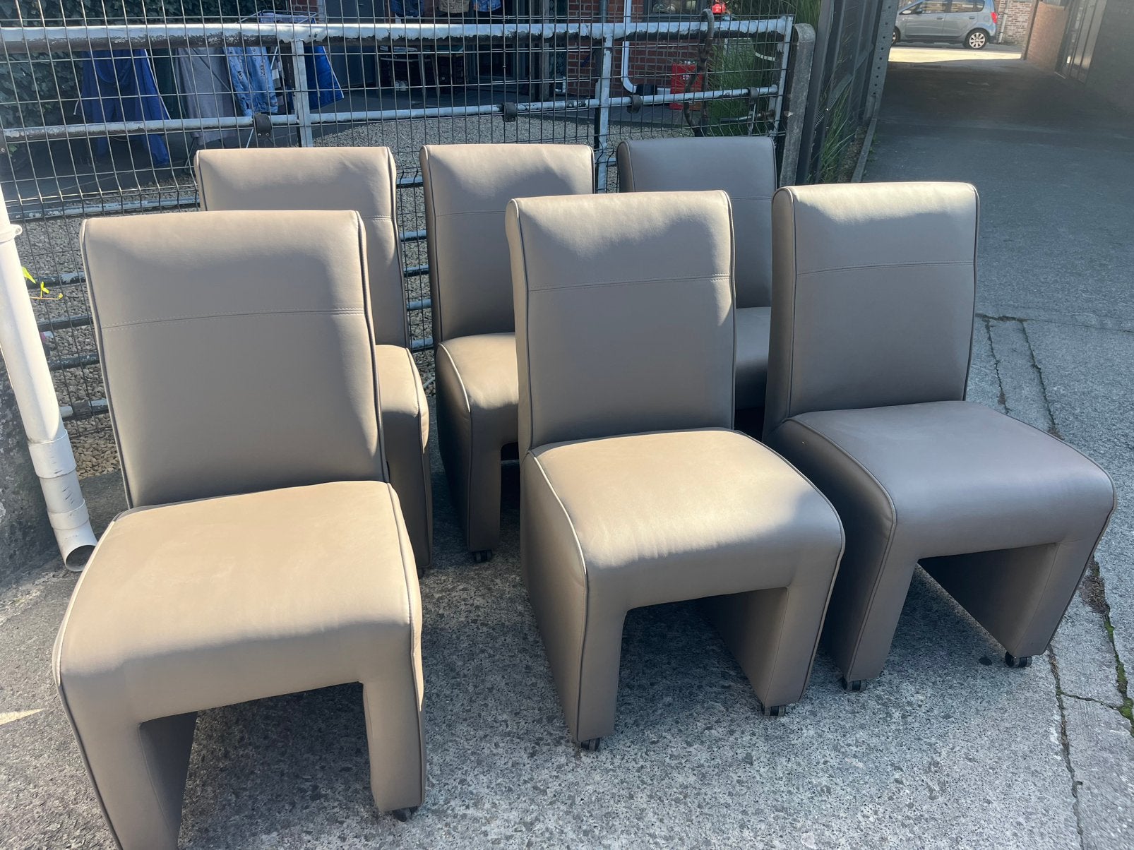 6 lederen eetkamerstoelen, Huis en Inrichting, Ophalen, Zo goed als nieuw