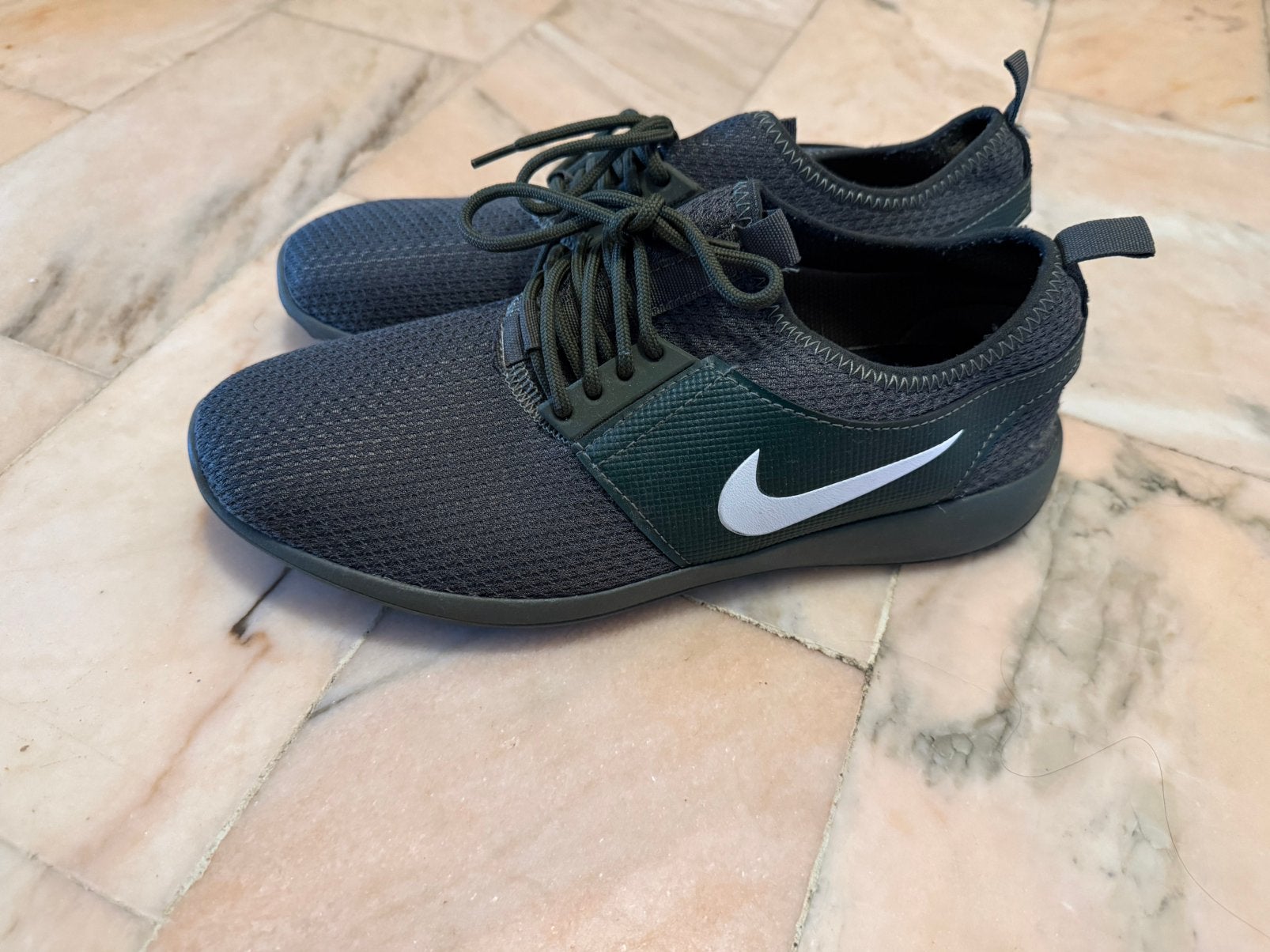 Basket Nike couleur kaki - Taille 44 à peine portée, Vêtements | Hommes, Chaussures, Enlèvement, Comme neuf
