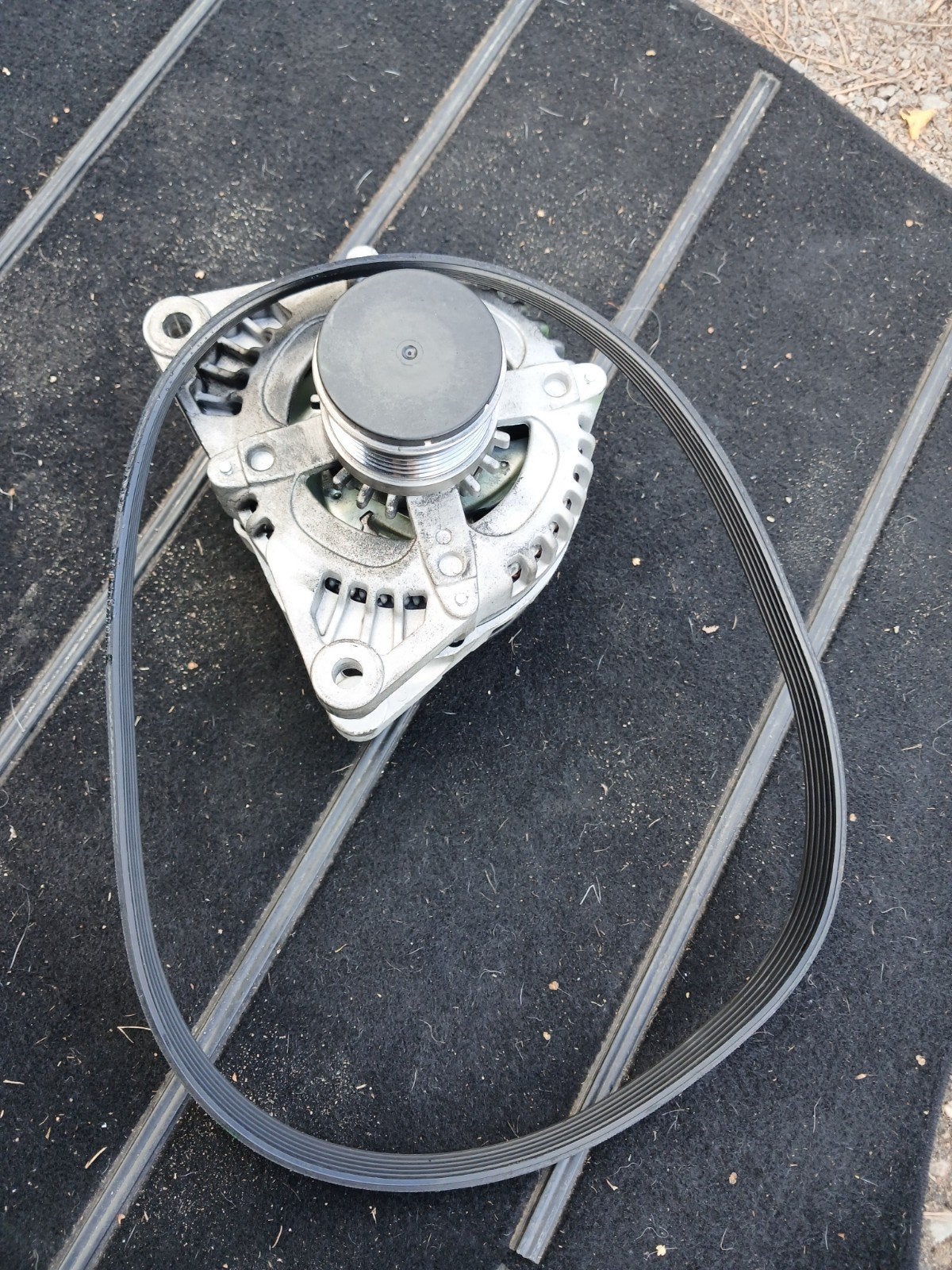 Alternator + Riem zo goed als nieuw, Auto-onderdelen, Gebruikt, Ford