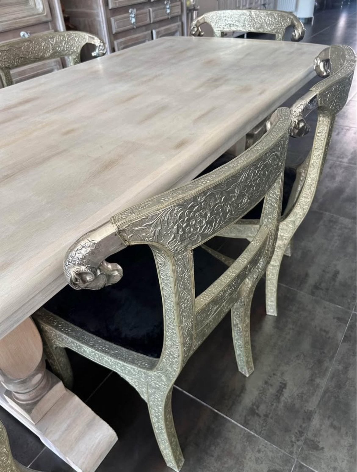 Table et chaises, Enlèvement, Utilisé