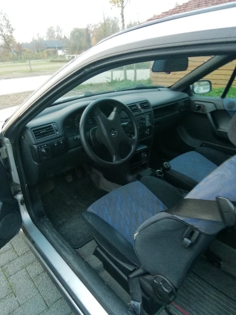 Opel calibra oldtimer 8v, Auto's, Opel, Calibra, 4 cilinders, Handgeschakeld, Particulier