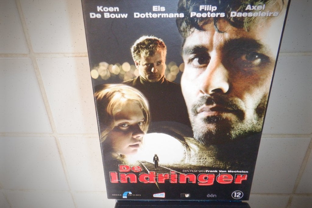 DVD de Indringer.(Koen De Bouw), CD & DVD, DVD | Thrillers & Policiers, À partir de 12 ans, Enlèvement ou Envoi, Comme neuf, Thriller d'action