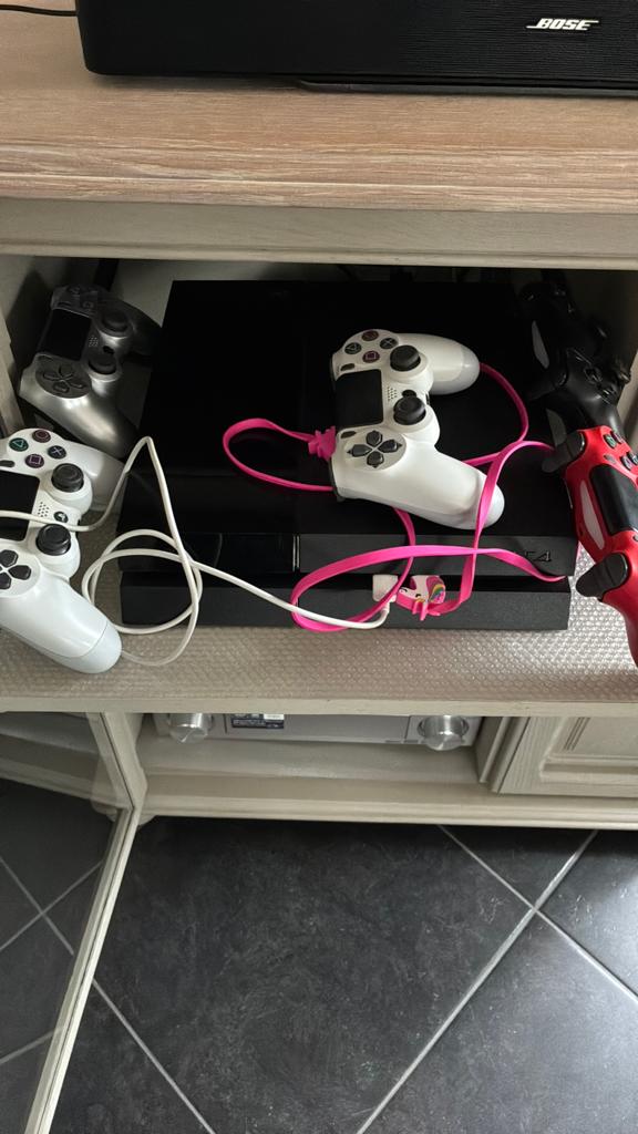 PlayStation 4, Ophalen, Zo goed als nieuw