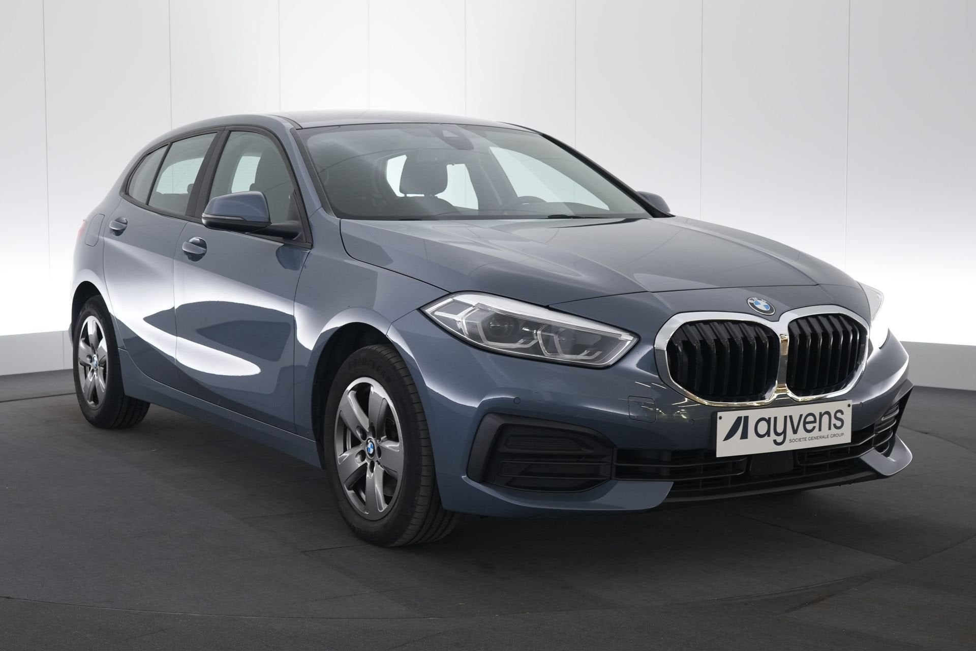 (2DGQ749) BMW 1 SERIES HATCH, Autos, Argent ou Gris, Entreprise, Carnet d'entretien, Automatique