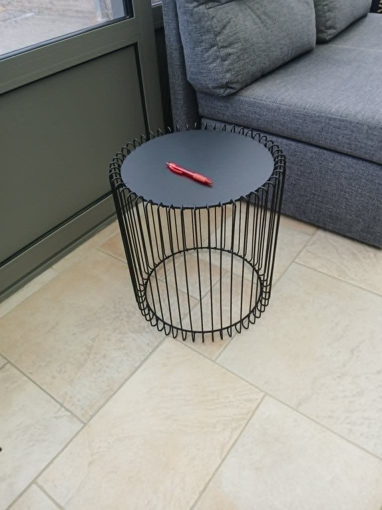 Salon- of bijzettafeltje, Huis en Inrichting, Tafels | Bijzettafels, Minder dan 55 cm, Gebruikt, Metaal of Aluminium, Rond