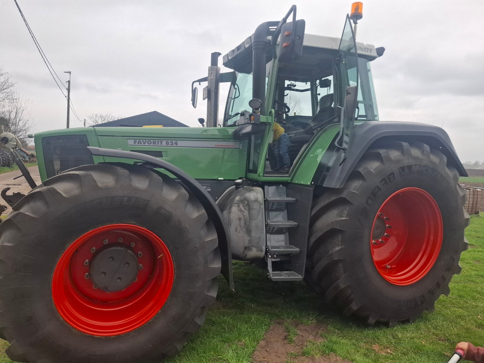 Fendt 824 favorit, Articles professionnels, Agriculture | Tracteurs, Fendt, Enlèvement ou Envoi