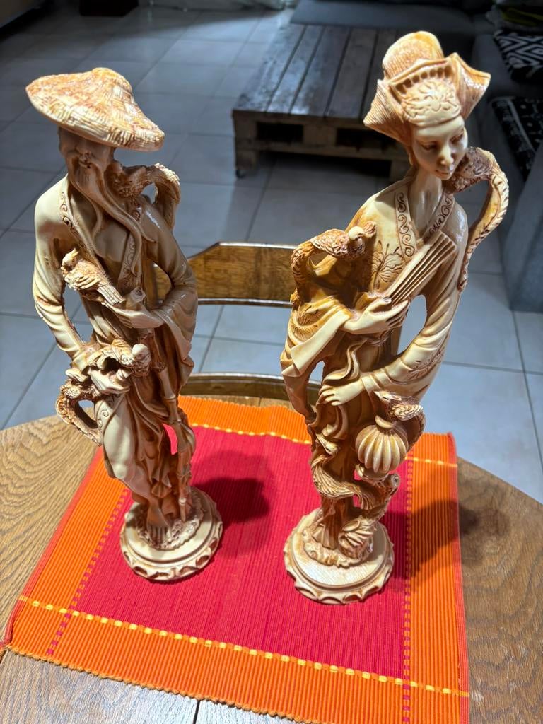 Statuettes asiatiques type geisha, Enlèvement, Neuf