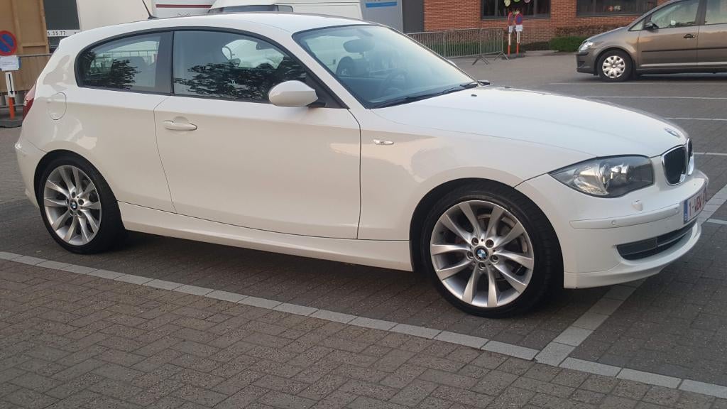 BMW 116i (essence) +cuir, Cuir, Achat, Boîte manuelle, Noir