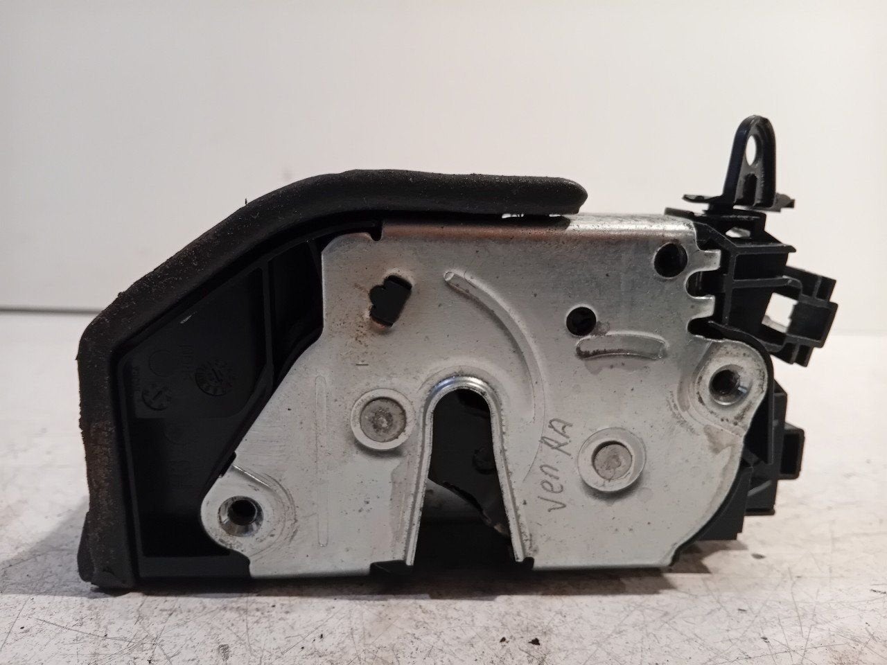 Slot mechaniek portier elektrisch centrale vergrendeling rec, Onderdelen@venauto.nl, Van der Ven Autorecycling B.V., Ettenseweg 76, 4706 PB Roosendaal, The Netherlands