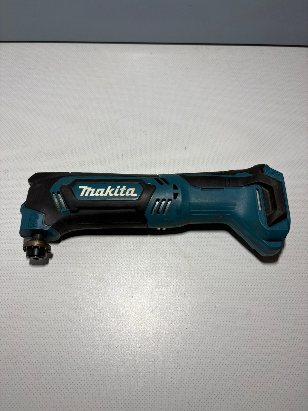 Makita TM30DZ accu multitool 10,8V-12Vmax met set blaadjes, Enlèvement ou Envoi, Comme neuf, Batterie, Autres types