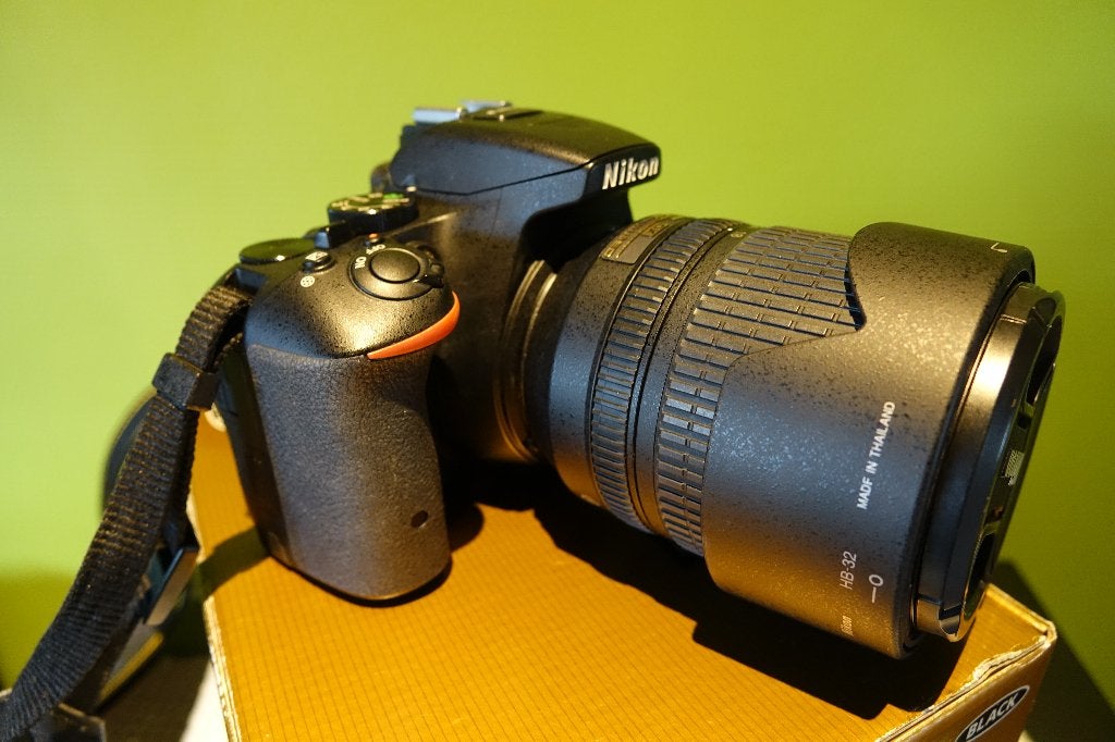 Nikon D5500 avec Obj. 18-105 MM NEUF !!!!, TV, Hi-fi & Vidéo, Neuf, Enlèvement ou Envoi, Pare-soleil, 8 fois ou plus