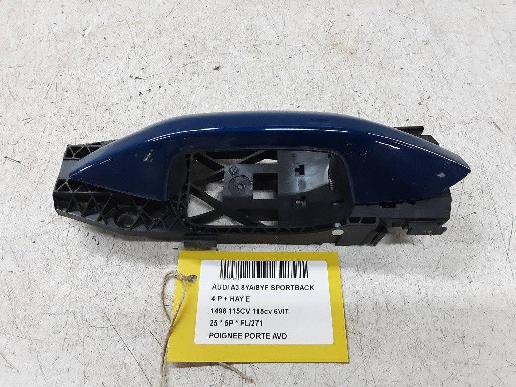 PORTIERGREEP BUITEN RECHTS VOOR Audi A3 Sportback (8YA), Info@audi.de, Audi, Audi AG, Voor