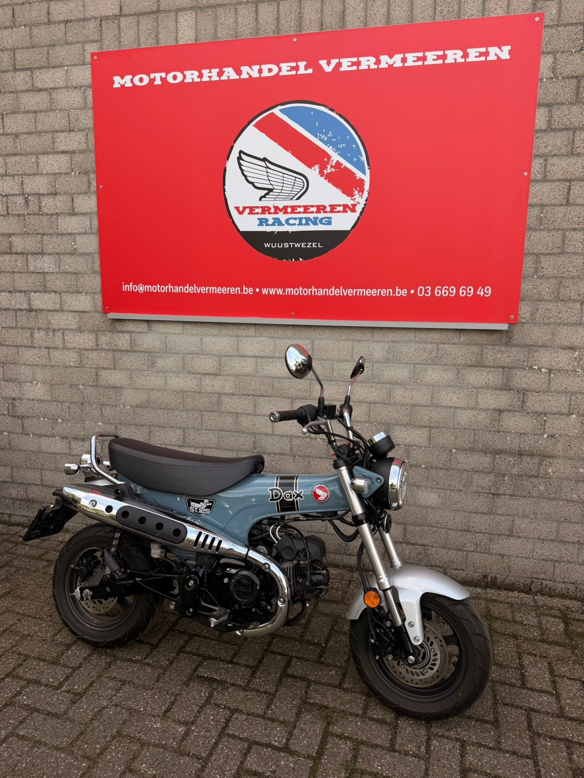 Honda ST125 Dax, Motos, Entreprise