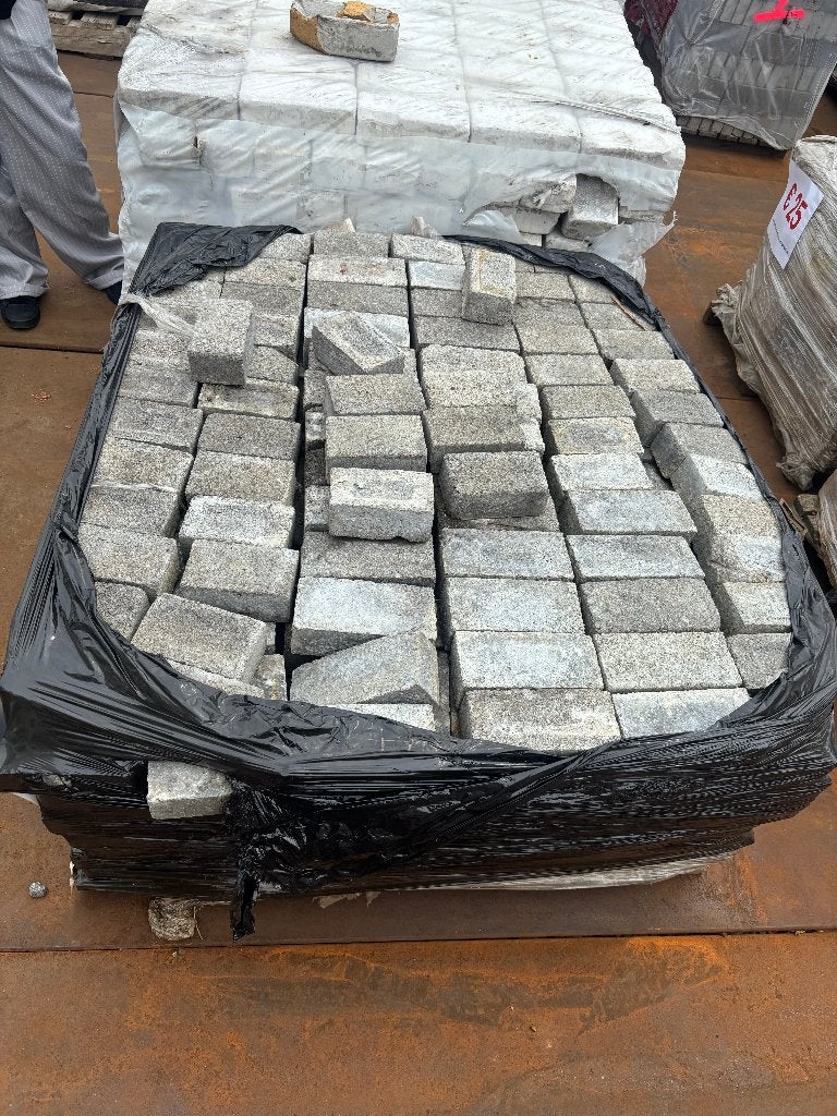 Gevelsteen Grijs, Doe-het-zelf en Bouw, Metselstenen, Zo goed als nieuw, Bakstenen, Ophalen of Verzenden