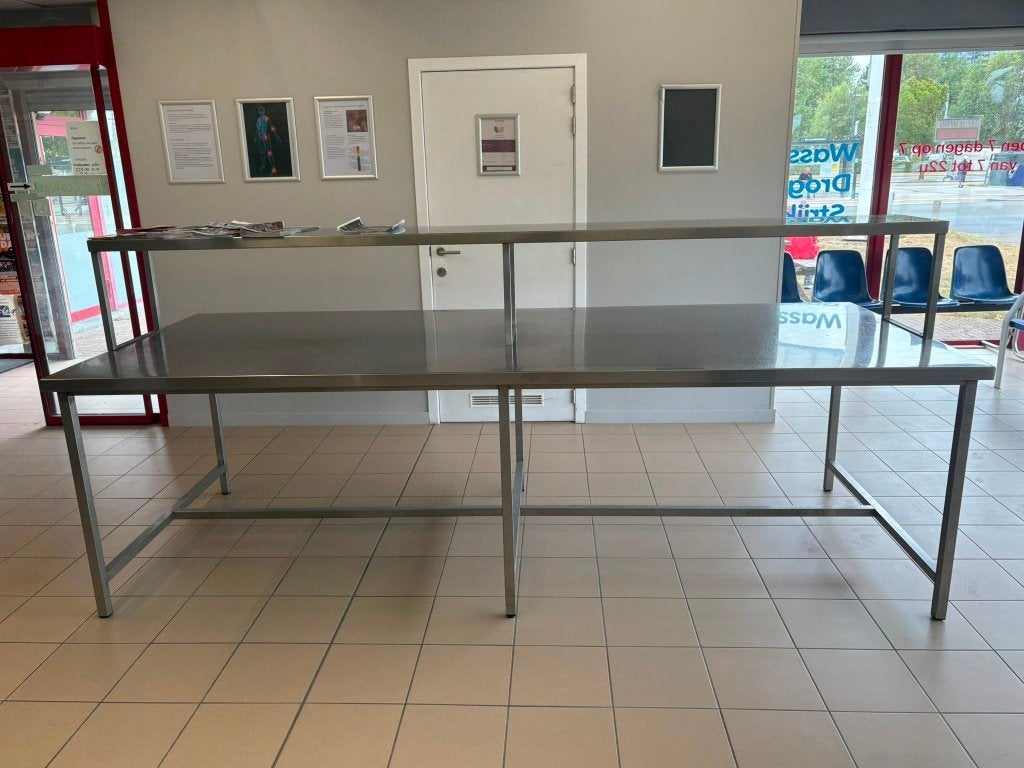 Table en métal à deux niveaux à vendre, Enlèvement