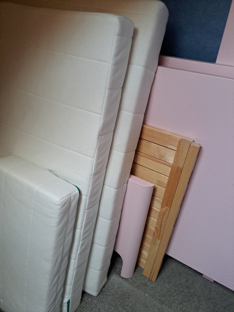 Lit rose pour fille, Kinderen en Baby's, Kinderkamer | Bedden, Ophalen, Zo goed als nieuw