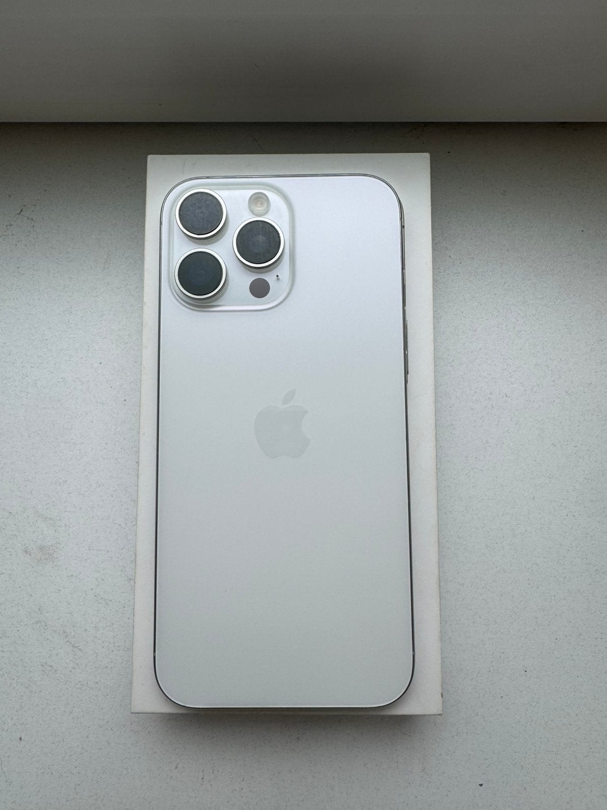 Iphone 16 pro max, Telecommunicatie, 86 %, Wit, IPhone 16 Pro Max, Zo goed als nieuw