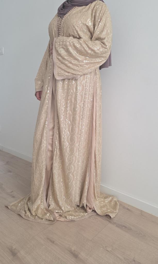 Takshita M - L -XL, Kleding | Dames, Ophalen, Zo goed als nieuw, Beige, Galajurk