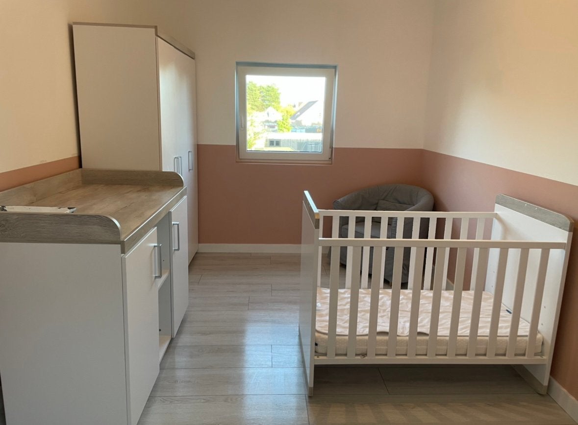 Babykamer met meegroeibed en aerosleep matras, Kinderen en Baby's, Ophalen, Zo goed als nieuw