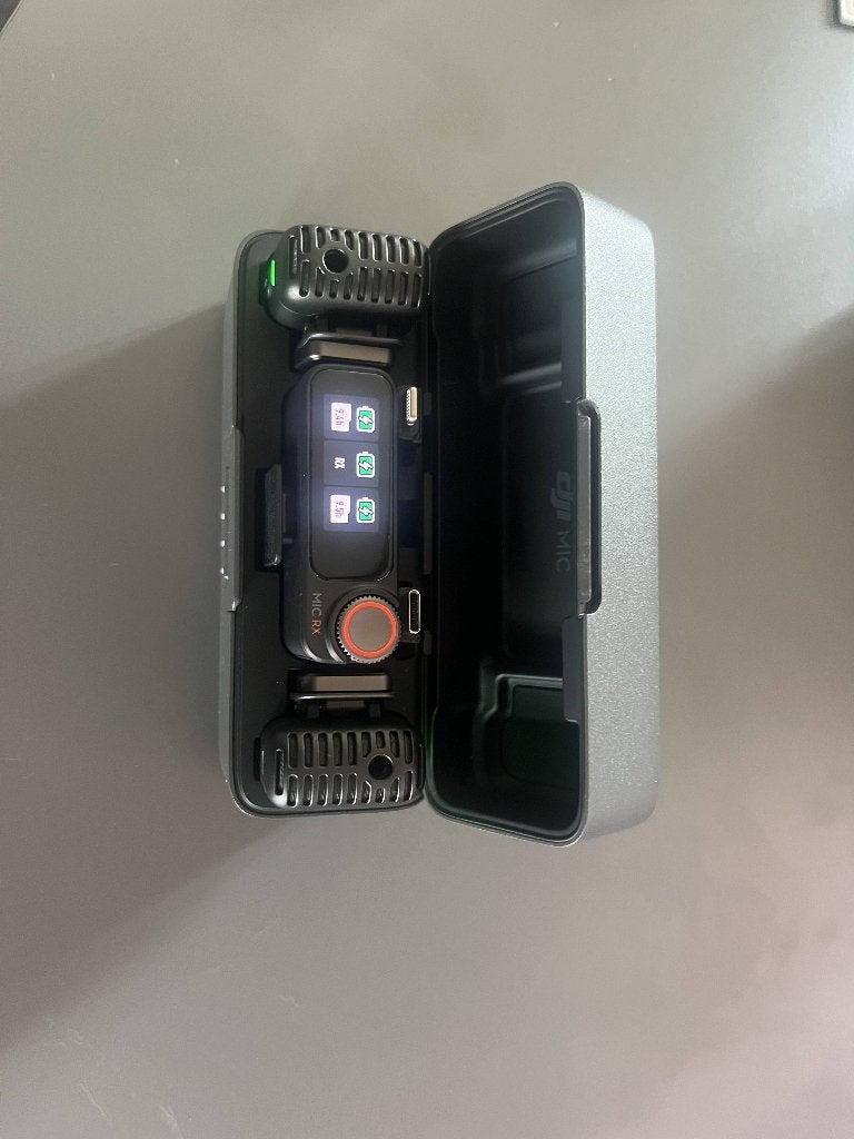 DJI Mic 2 (2x transmitter + 1x receiver + charging case), TV, Hi-fi & Vidéo, Enlèvement ou Envoi, Comme neuf, Autres marques