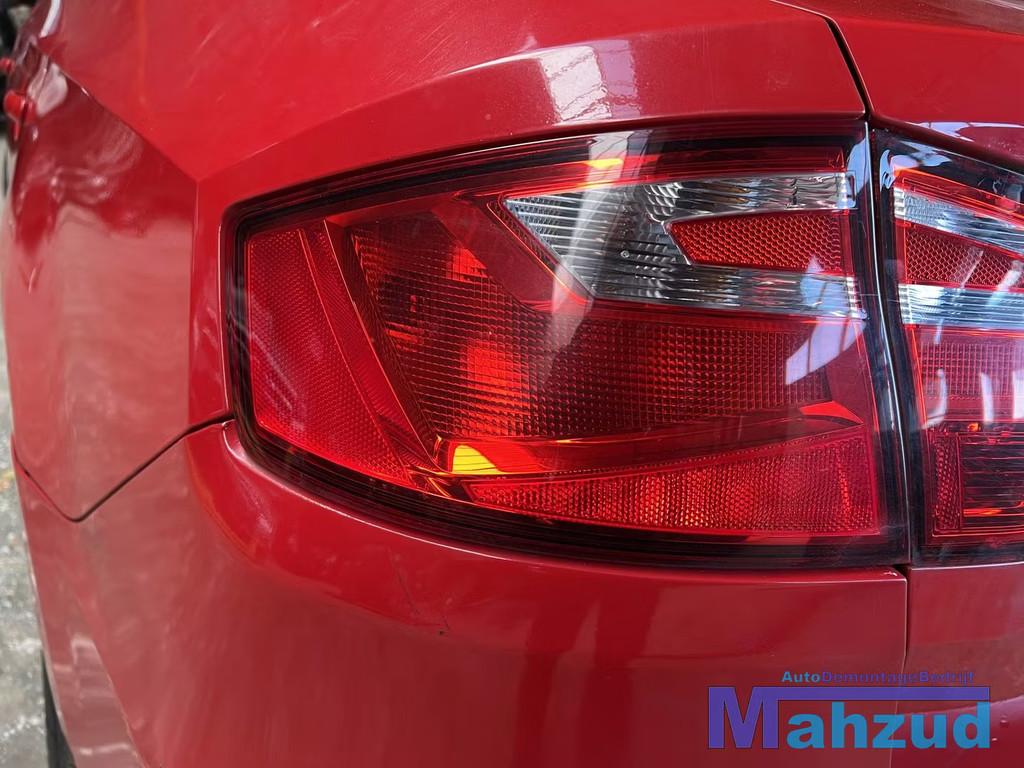 SEAT TOLEDO 4 links buiten achterlicht 2012-2019, Autovia A-2, Km 585 585
08760  Martorell, ES, SEAT S.A., Utilisé, Customercare@seat.es