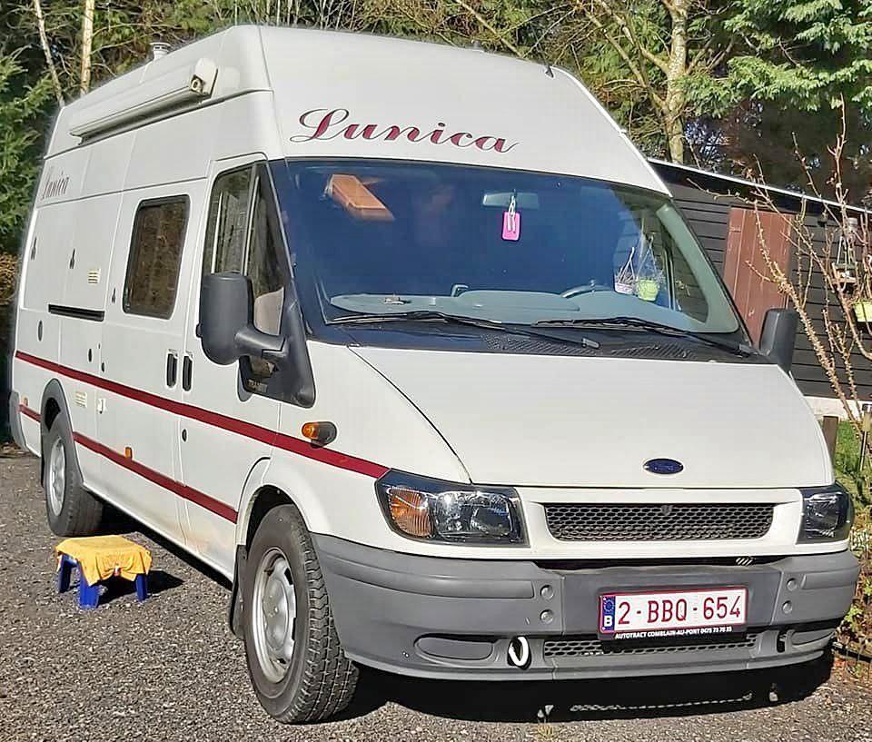 Ford Transit kampeerbus klaar voor gebruik 70.400 km 16.000€, Caravans en Kamperen, Mobilhomes, Particulier, tot en met 2, Buscamper of Camperbus