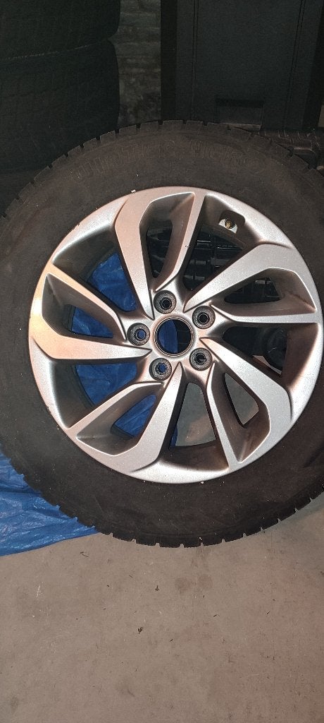 Jantes alu + pneus neige 225/60R17, Autos : Pièces & Accessoires, Pneus hiver, Véhicule de tourisme, Enlèvement, Utilisé