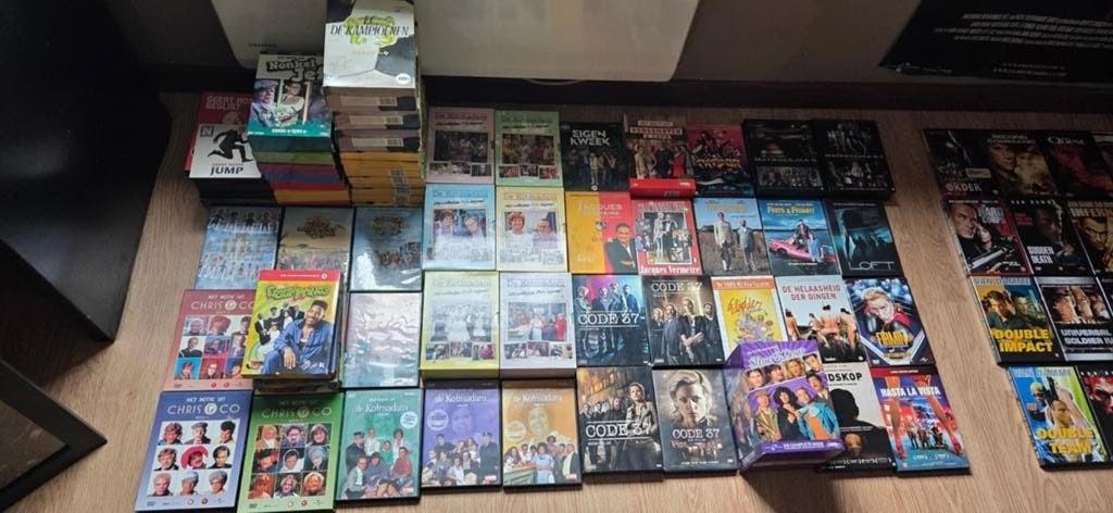 +- 250 dvd's vlaamse series/film, CD & DVD, DVD | TV & Séries télévisées, Enlèvement