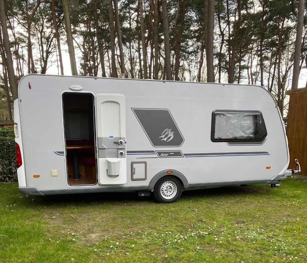 Caravan Knaus Azur 500 ES met voortent en mover, Caravans en Kamperen, Rondzit, 2 aparte bedden, Particulier, Ringverwarming