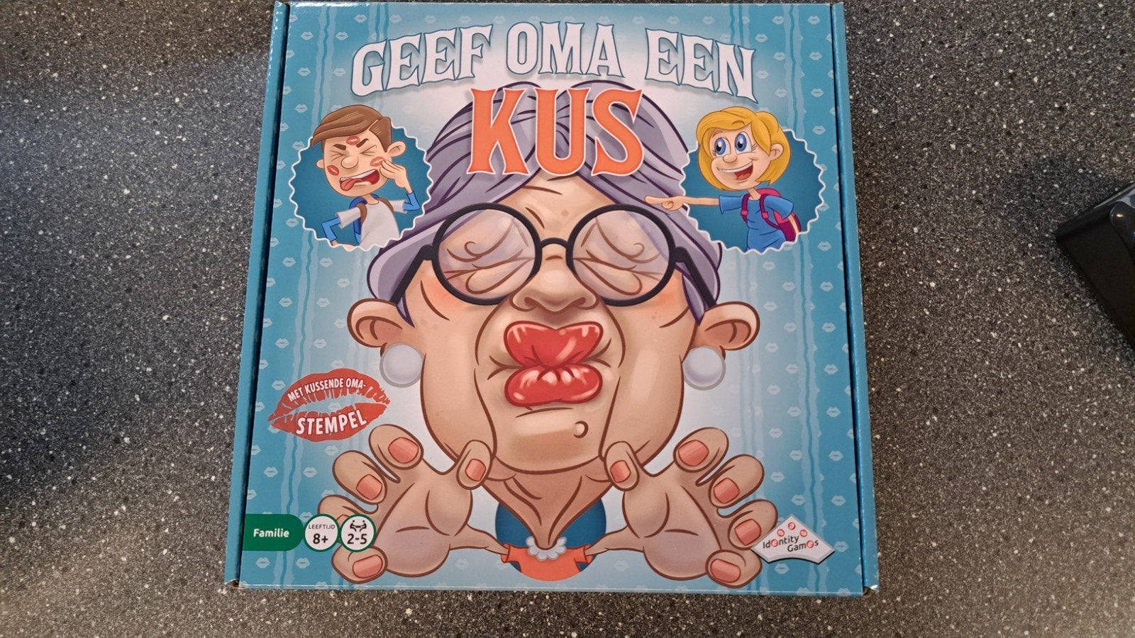 geef oma een kus,, Ophalen of Verzenden