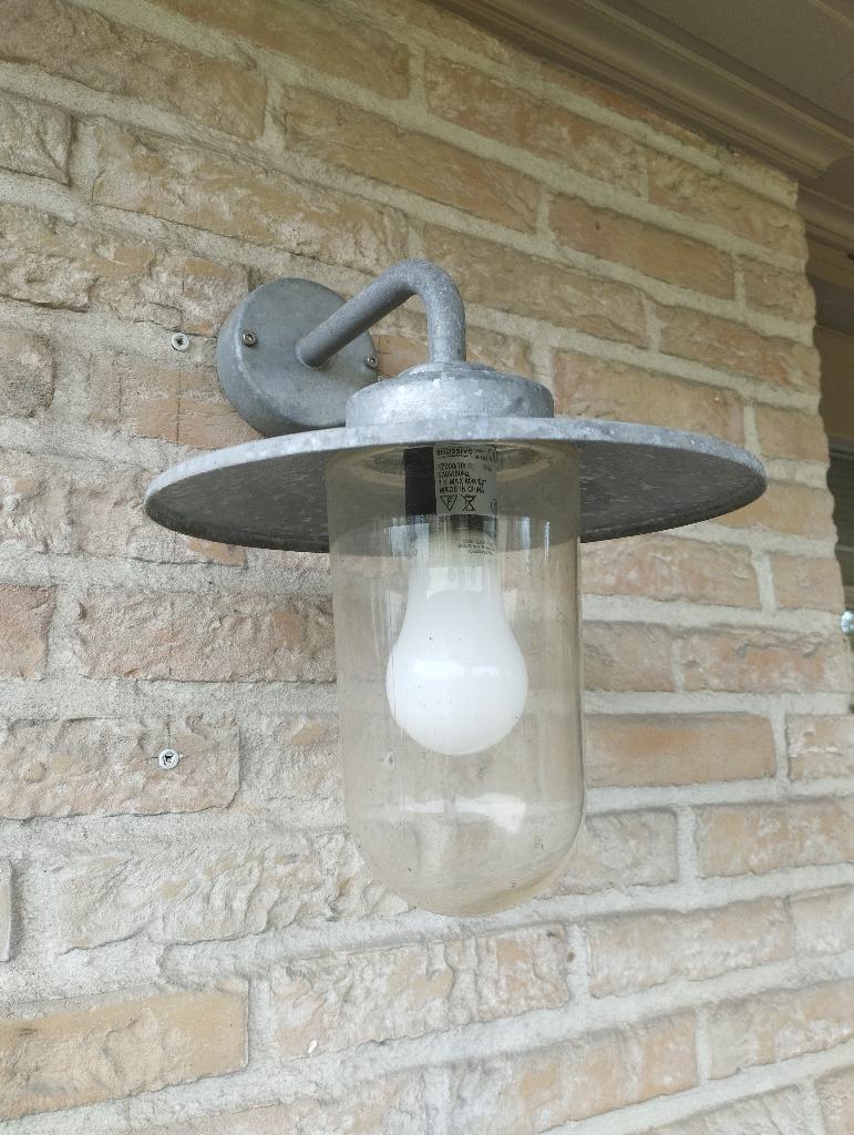 Muurlamp 2 stuks buiten terras tuin, Ophalen of Verzenden, Zo goed als nieuw