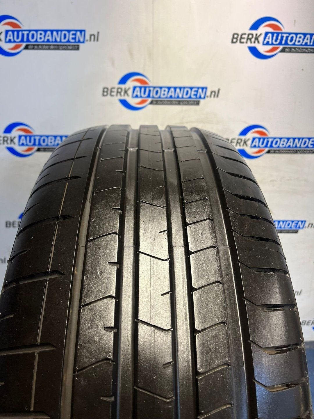 4x Pirelli P Zero (DEMO) 255/55 R19 107W 255/55/19 2555519 (, Auto-onderdelen, Banden en Velgen, 19 inch, Gebruikt, 255 mm, -
