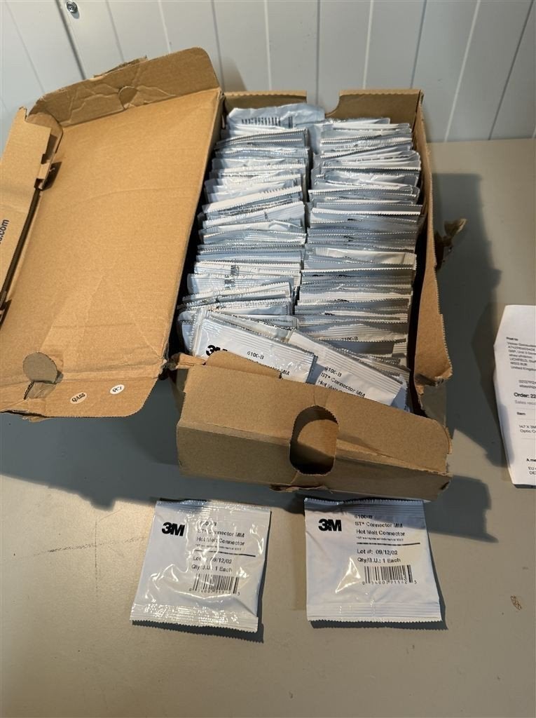 fiber - 147 x 3M 6100-B Hotmelt Jacketed ST multimode glasve, Informatique & Logiciels, Pc & Câble réseau, Neuf, Enlèvement ou Envoi