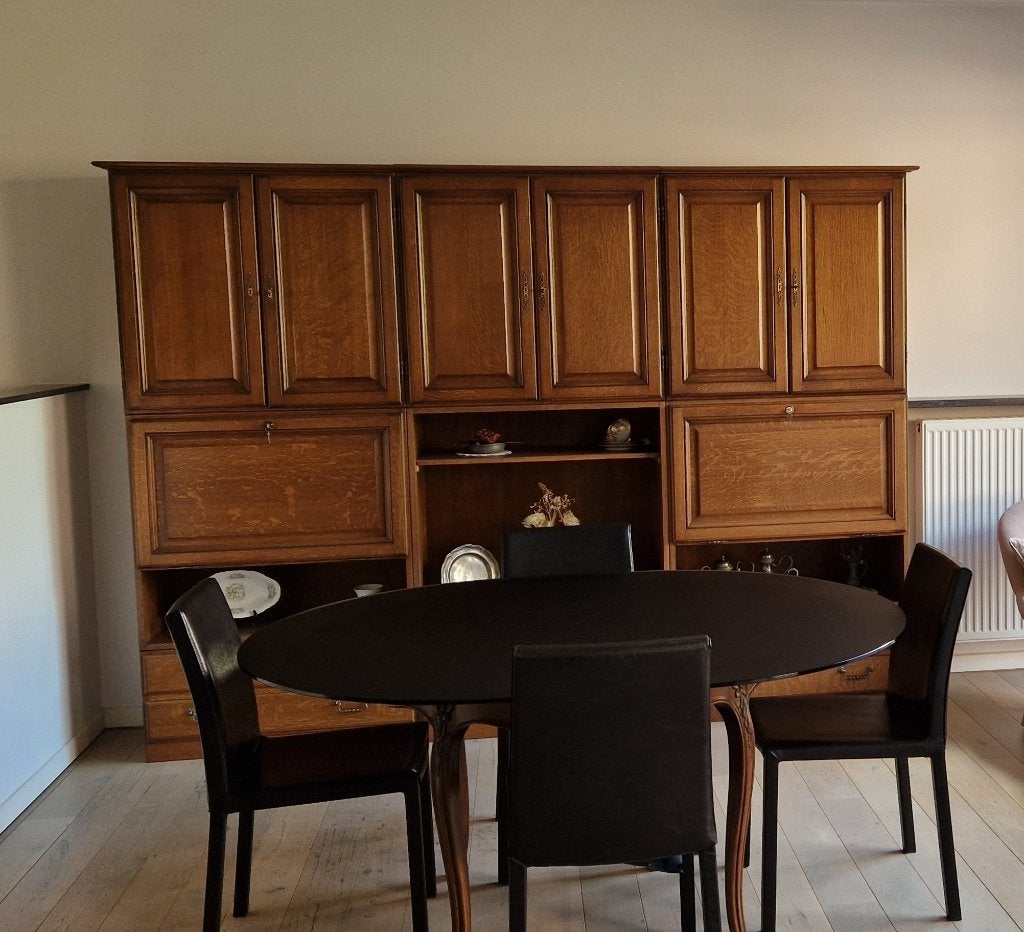Antieke houten kast, Enlèvement