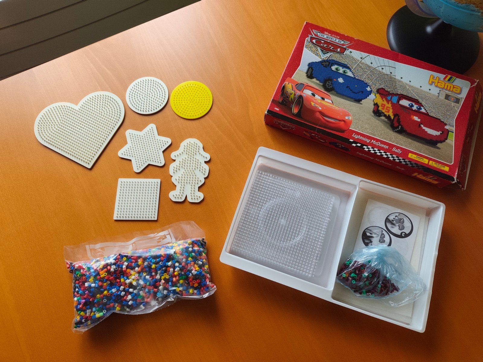 Perles à chaîne Cars + varia, Enlèvement ou Envoi, Comme neuf