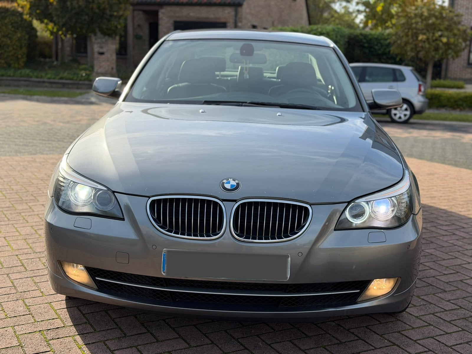 BMW 530d xDrive 235 ch! Bj2009* Édition FaceLift Automatique, Autos, Cuir, Argent ou Gris, Entreprise, https://public.car-pass.be/vhr/d4c0cc74-0a6b-4468-940b-94892ffa11b8
