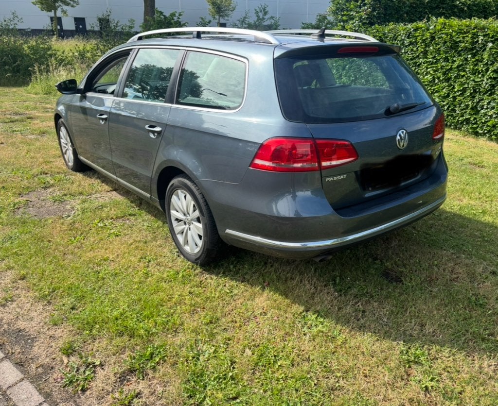 Volkswagen Passât 1.6 tdi, Auto's, Volkswagen, Stof, Zwart, 4 cilinders, 5 deurs