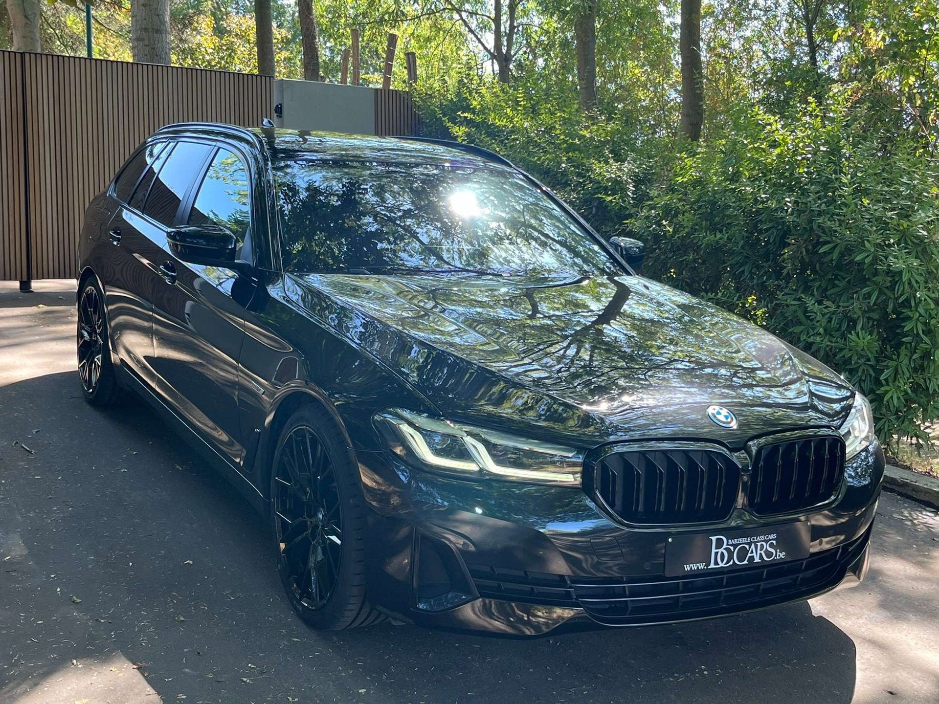 BMW 530 e Xdrive-Laser-Cockpit Pro-HK Sound-360cam-20", Auto's, BMW, Automaat, 4 cilinders, Zwart, Bedrijf