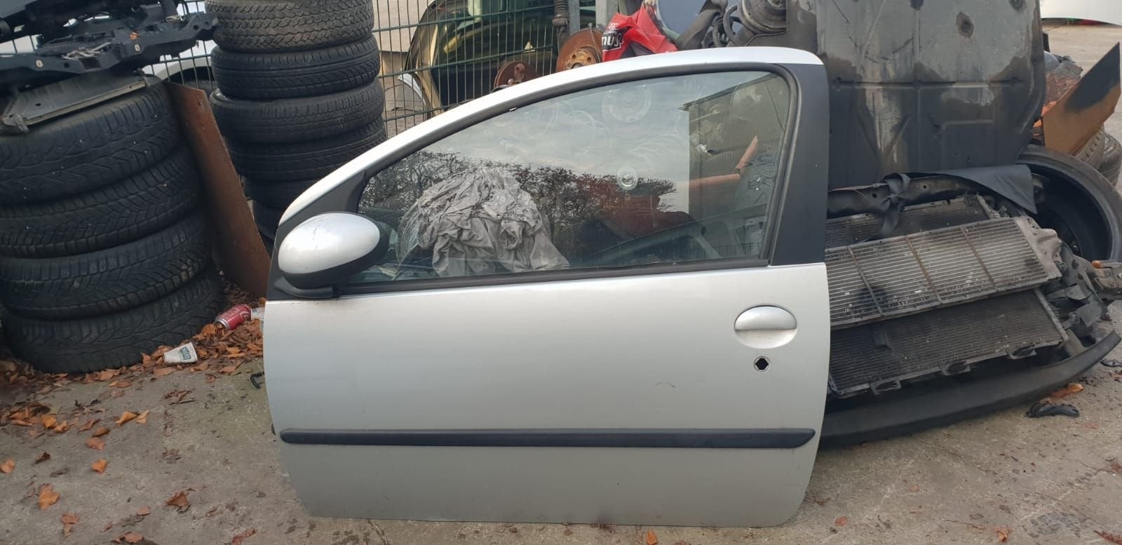 TOYOTA YGO PORTIER LINKS BJ 2008, Gebruikt, -, Deur, -