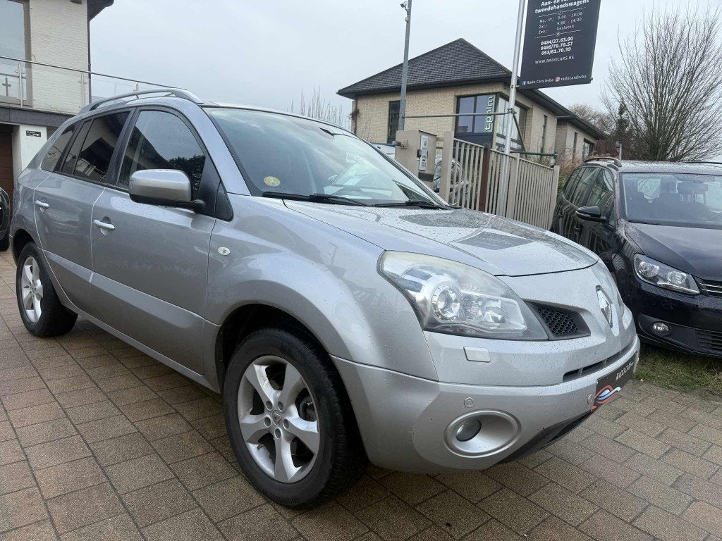 Renault Koleos 2000 cc dci van 2008, Koleos, Bedrijf, https://public.car-pass.be/vhr/931362c7-b2ae-4b3f-a384-3cc16b5b6102, Zilver of Grijs