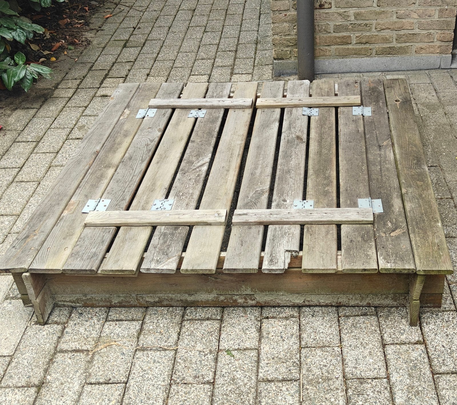 Zandbak 1 x 1 m. met zitbankjes. In goede staat., Enfants & Bébés, Jouets | Extérieur | Bacs à sable, Enlèvement