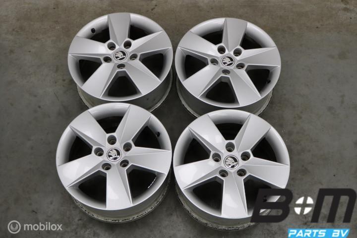 ORIGINEEL! 16 inch velgen Skoda Octavia MK3 5E! 5E0601025H, Auto-onderdelen, Banden en Velgen, Gebruikt, Velg(en), 16 inch, Personenwagen