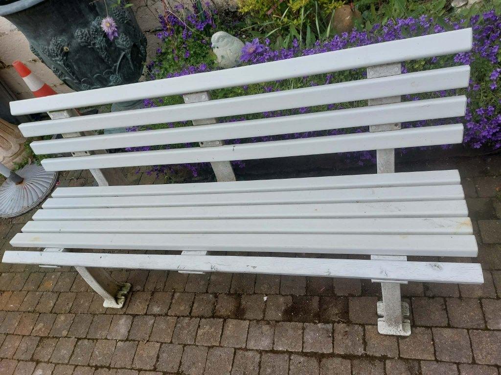 Banc en plastique (1ère latte en bois voir photo), Enlèvement, Utilisé, Plastique
